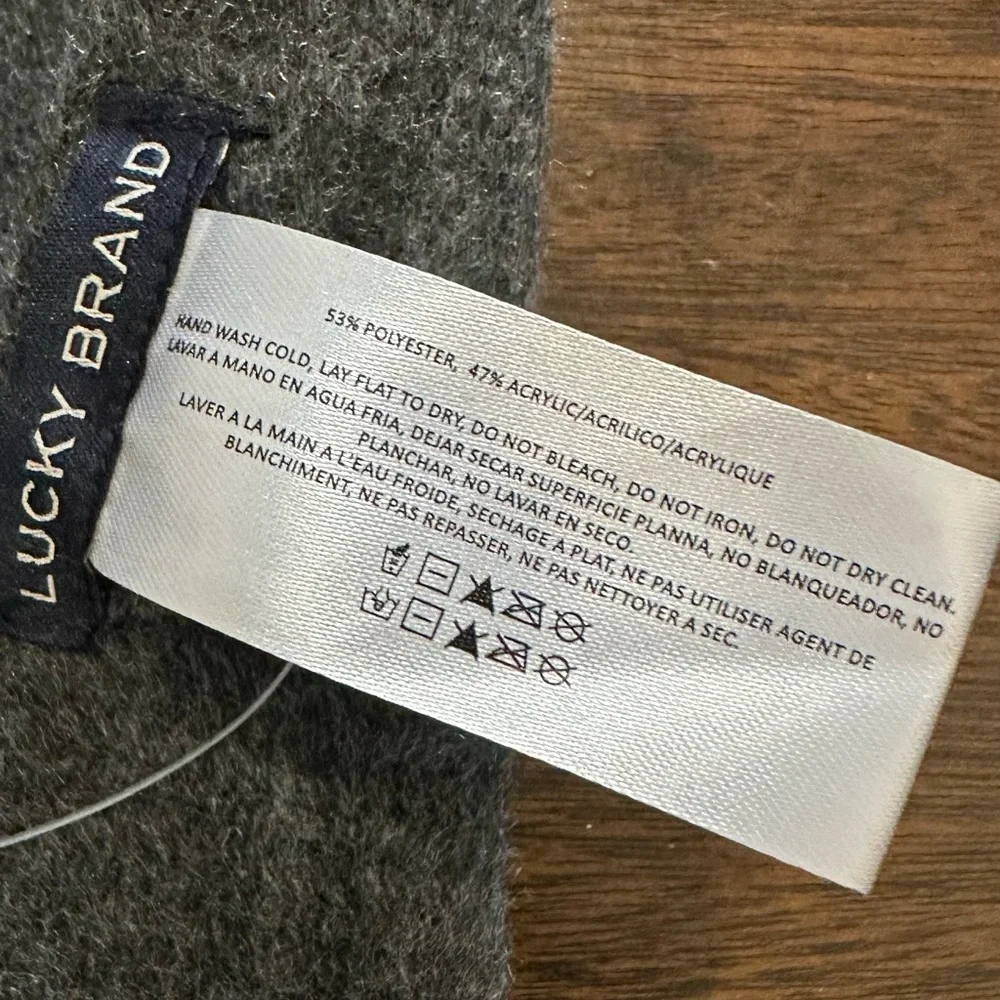 NWT Lucky Brand Grey Scarf